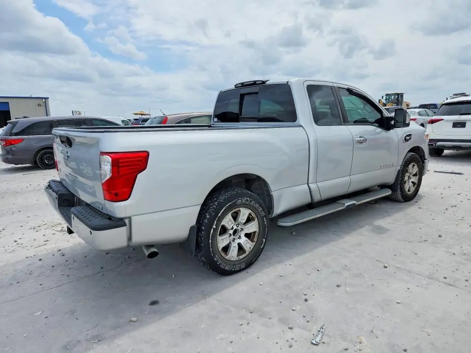 2017 NISSAN TITAN SV  