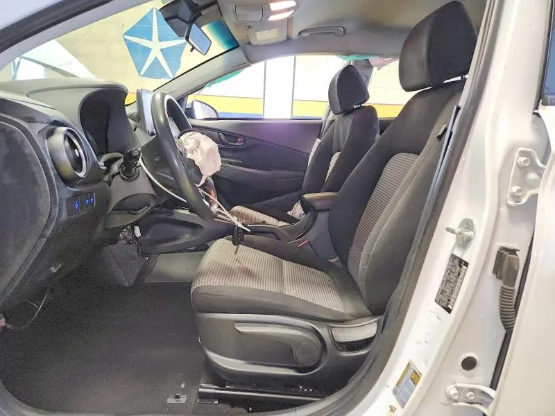 2022 HYUNDAI KONA SE  