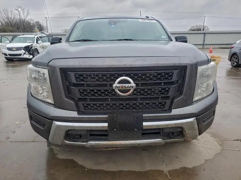 2021 NISSAN TITAN SV  
