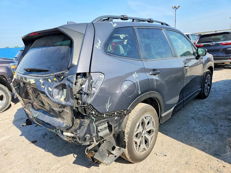 2023 SUBARU FORESTER PREMIUM  