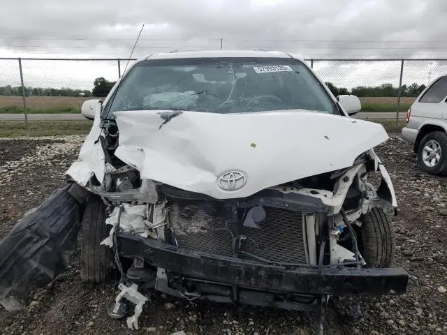 2013 TOYOTA SIENNA XLE  