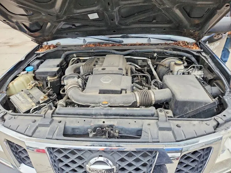 2011 NISSAN FRONTIER SV V6  