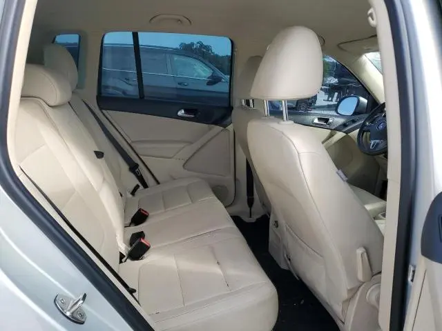 2014 VOLKSWAGEN TIGUAN S  
