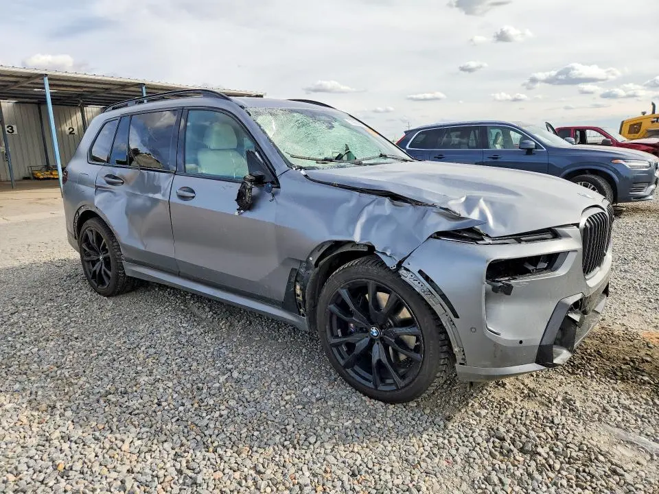 2025 BMW X7 M60I  