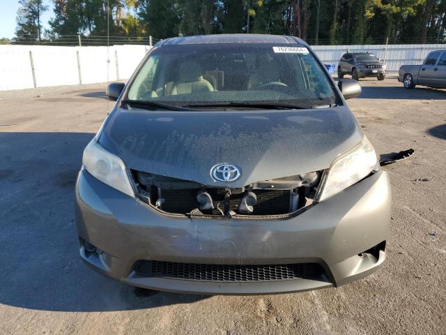 2013 TOYOTA SIENNA 