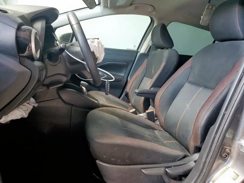 2021 NISSAN VERSA SR  