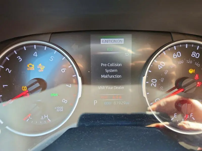 2021 TOYOTA RAV4 XLE  