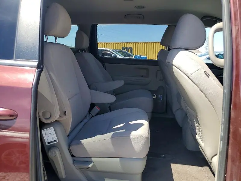 2015 KIA SEDONA LX  