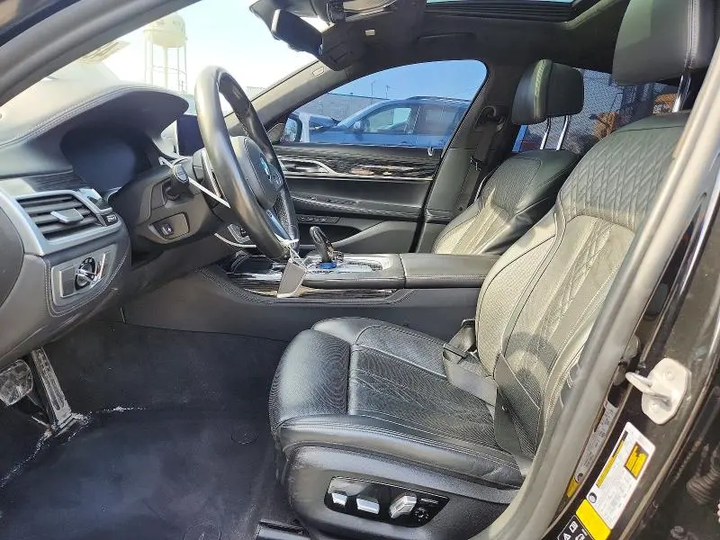 2020 BMW 750 XI  