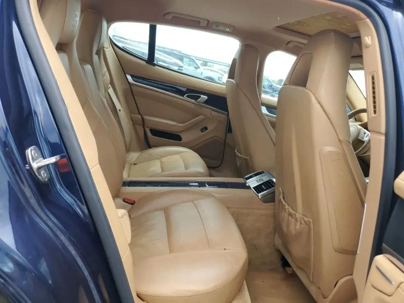 2013 PORSCHE PANAMERA 2  