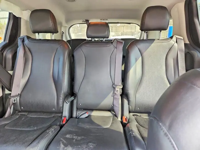 2023 KIA CARNIVAL LX  