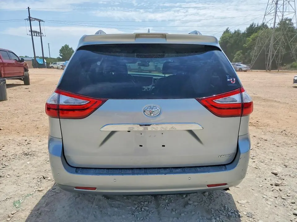 2019 TOYOTA SIENNA LIMITED PREMIUM 7-PASSENGER  