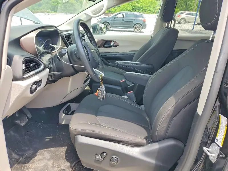 2022 CHRYSLER VOYAGER LX  
