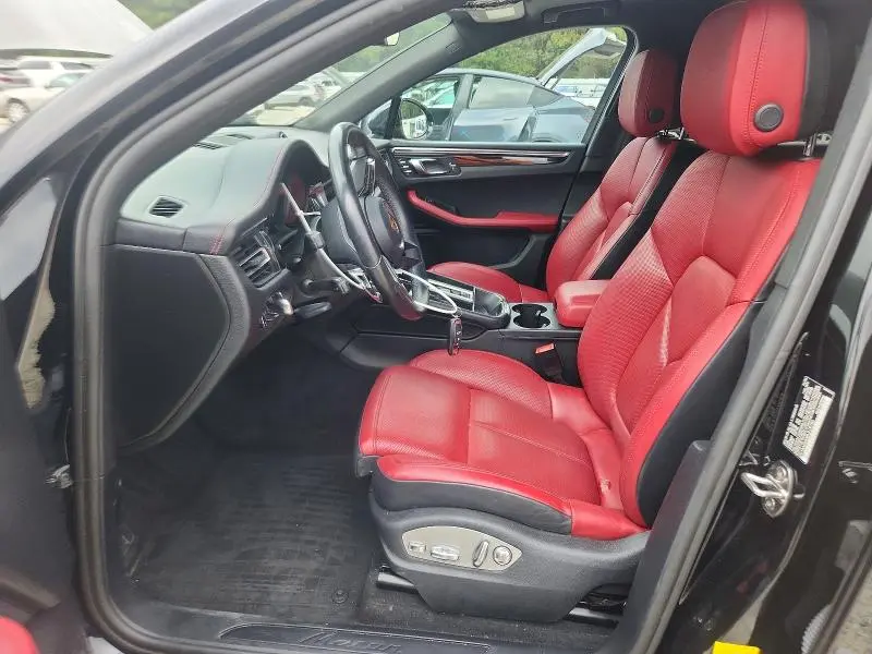 2023 PORSCHE MACAN BASE  