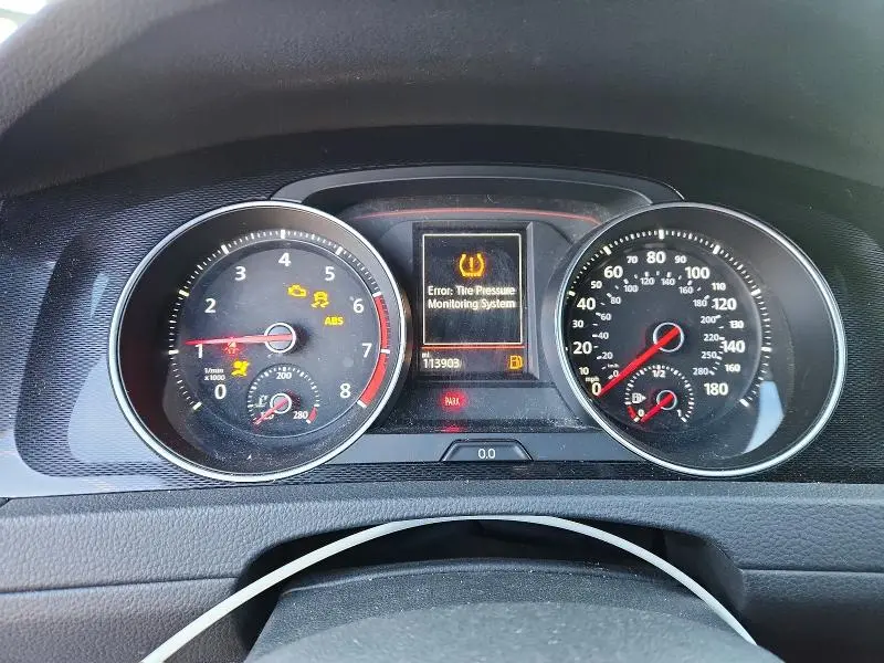 2017 VOLKSWAGEN GTI SPORT  