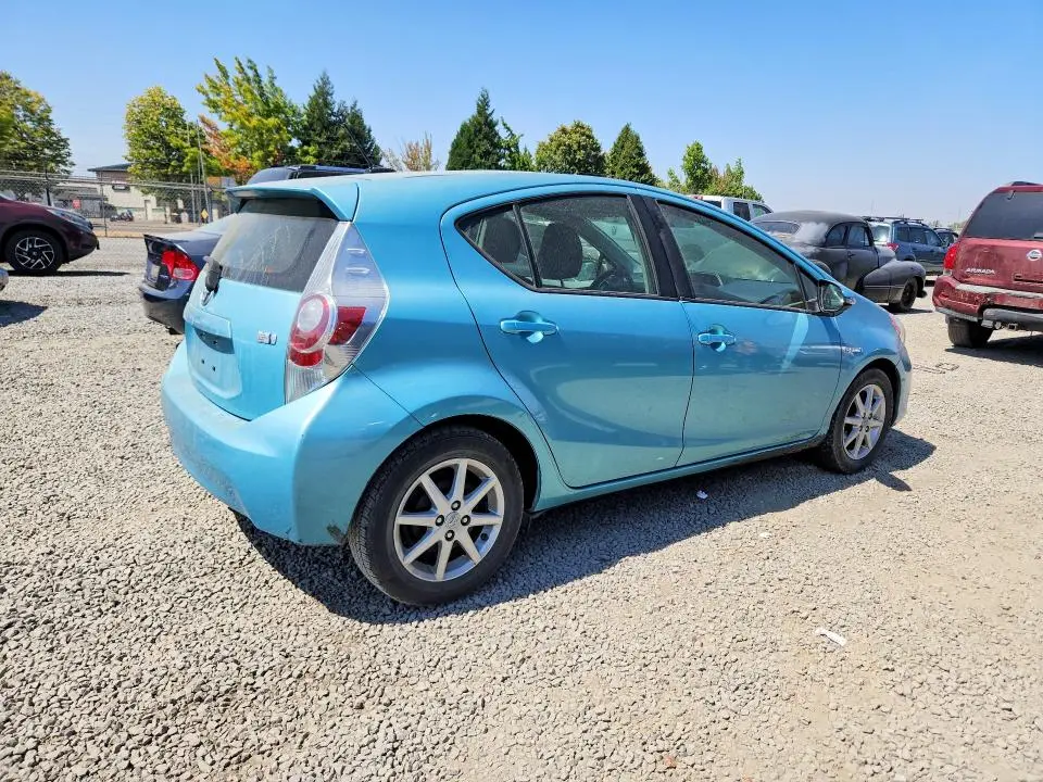 2013 TOYOTA PRIUS C THREE  