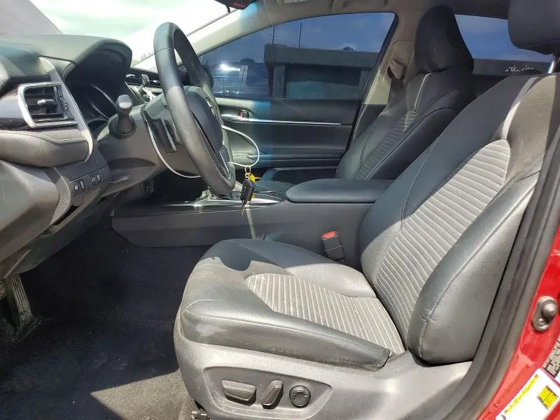 2018 TOYOTA CAMRY SE  