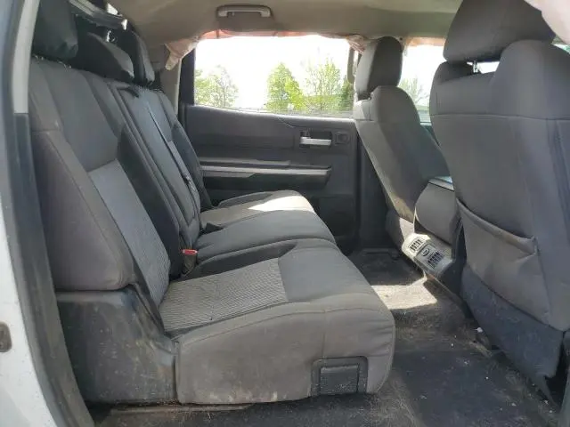 2017 TOYOTA TUNDRA CREWMAX SR5  