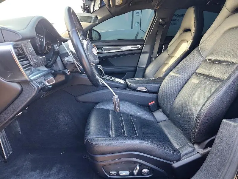 2017 PORSCHE PANAMERA 4S  