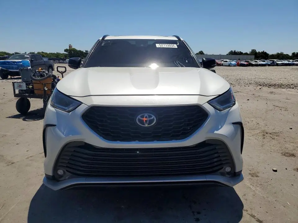 2022 TOYOTA HIGHLANDER XSE  