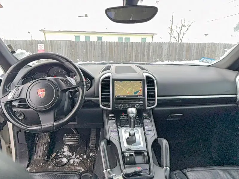 2011 PORSCHE CAYENNE   