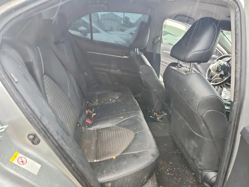 2018 TOYOTA CAMRY SE  