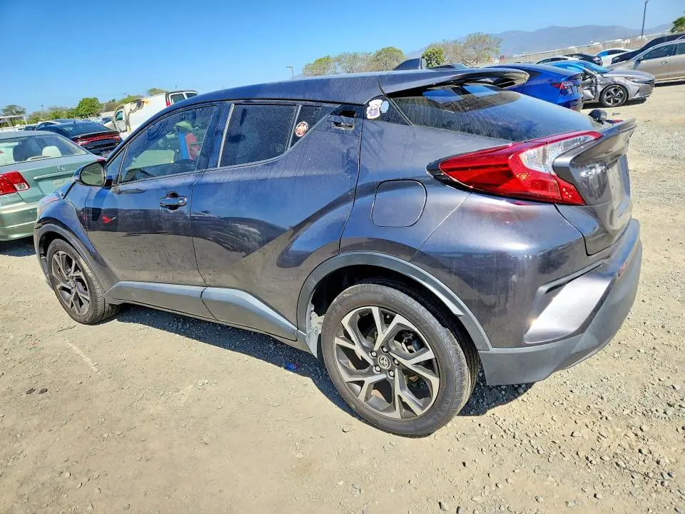 2020 TOYOTA C-HR XLE  