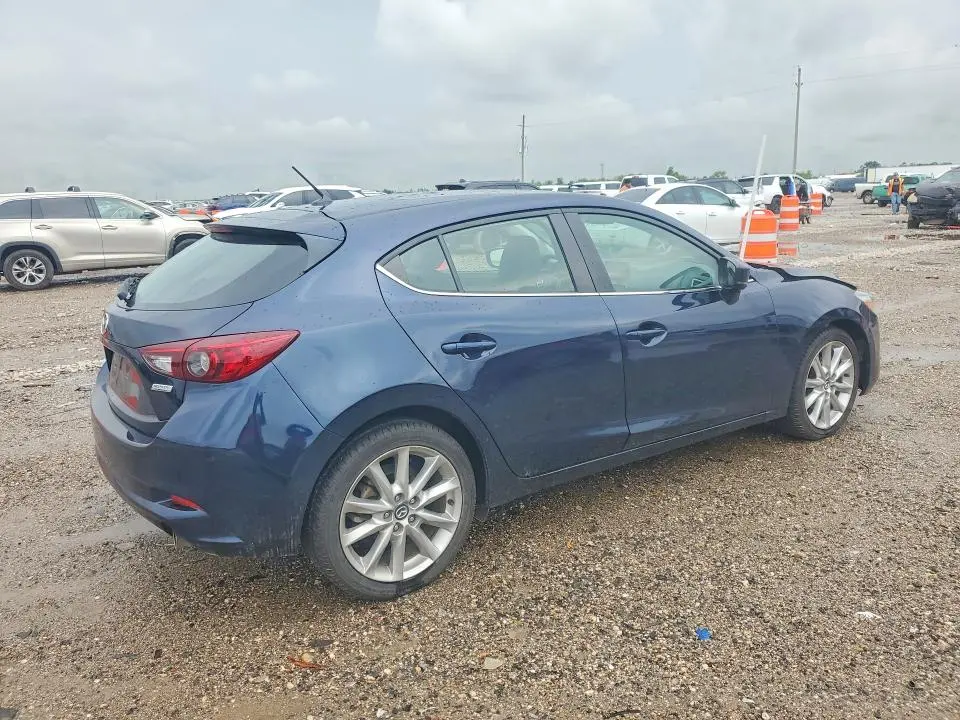 2017 MAZDA 3 TOURING  