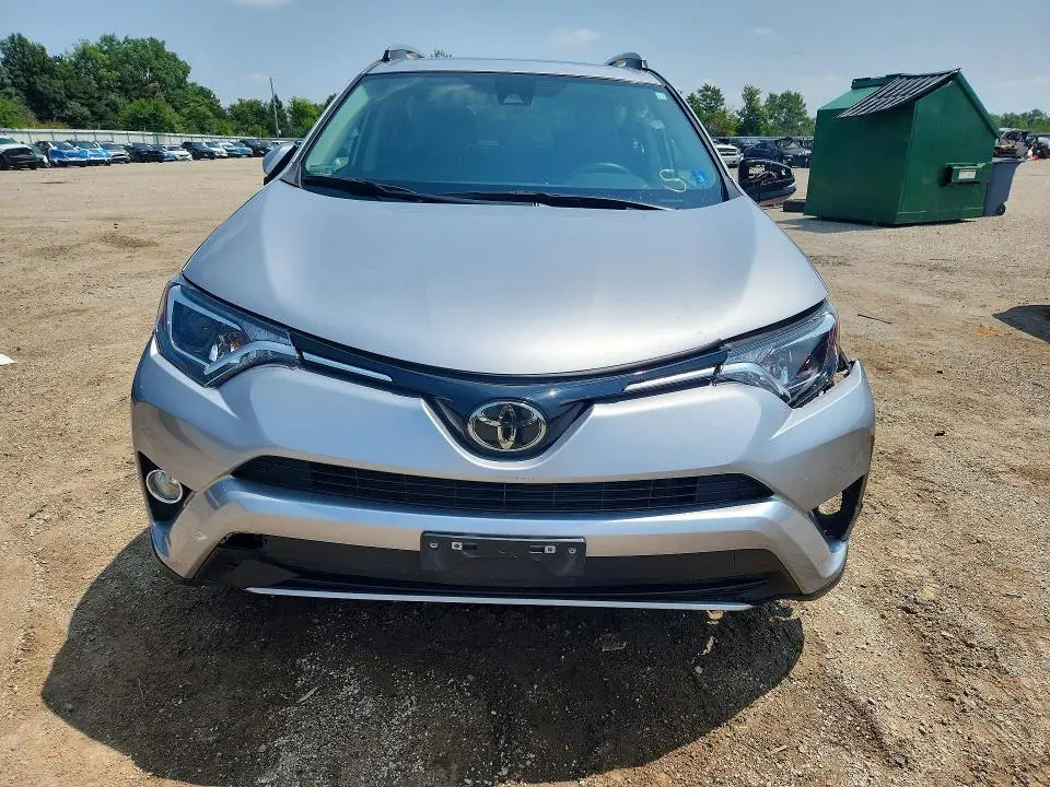 2018 TOYOTA RAV4 XLE  
