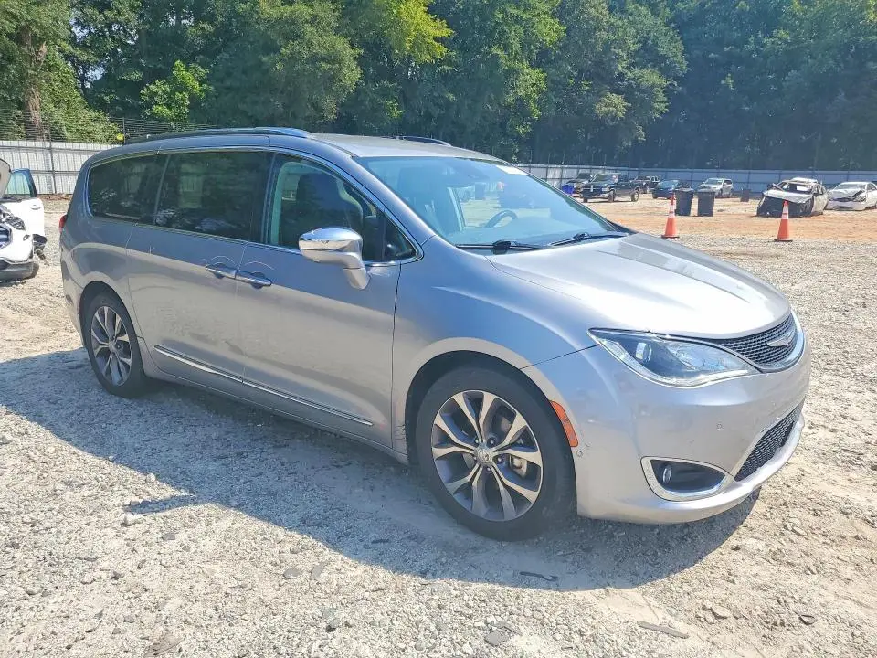 2018 CHRYSLER PACIFICA LIMITED  
