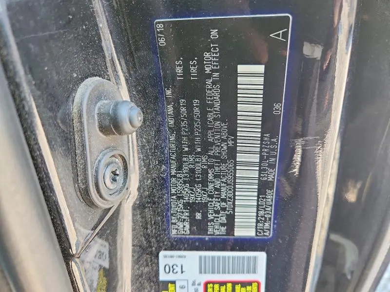 2018 TOYOTA SIENNA SE PREMIUM 8-PASSENGER  