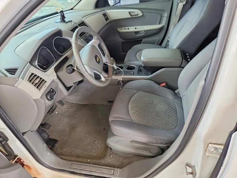 2011 CHEVROLET TRAVERSE LS  