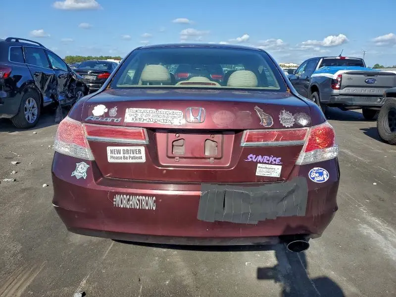 2011 HONDA ACCORD LX  