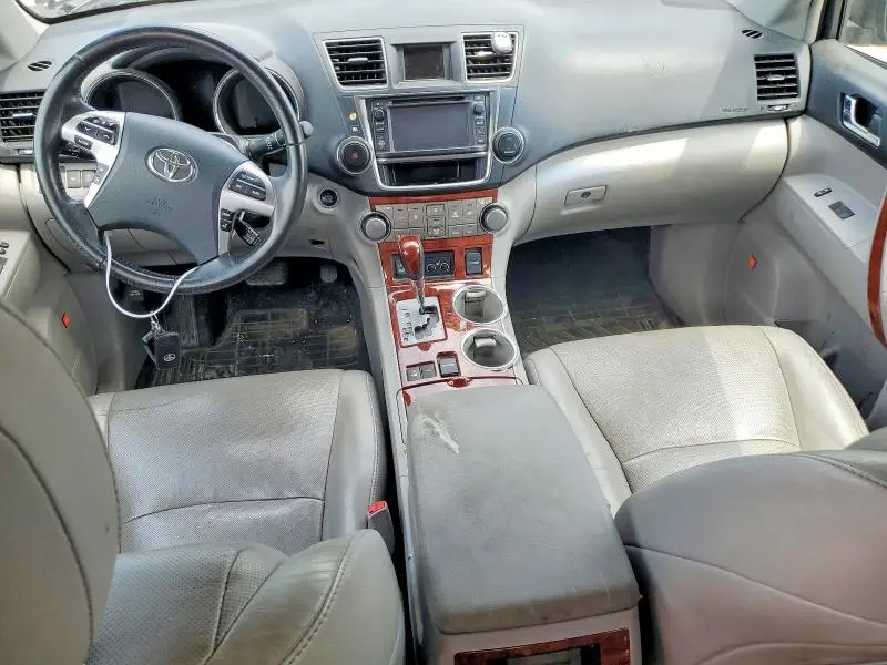 2013 TOYOTA HIGHLANDER LIMITED  