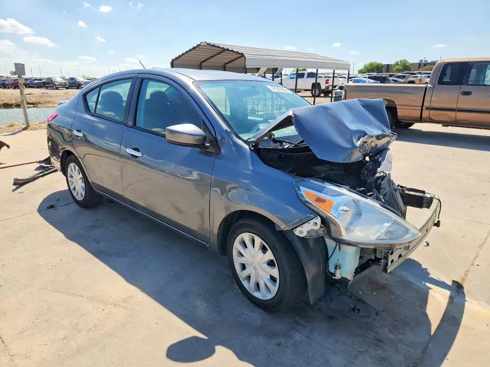 2019 NISSAN VERSA SV  