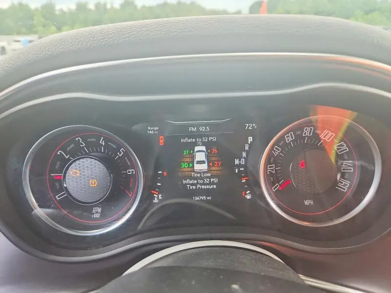 2017 DODGE CHALLENGER SXT  