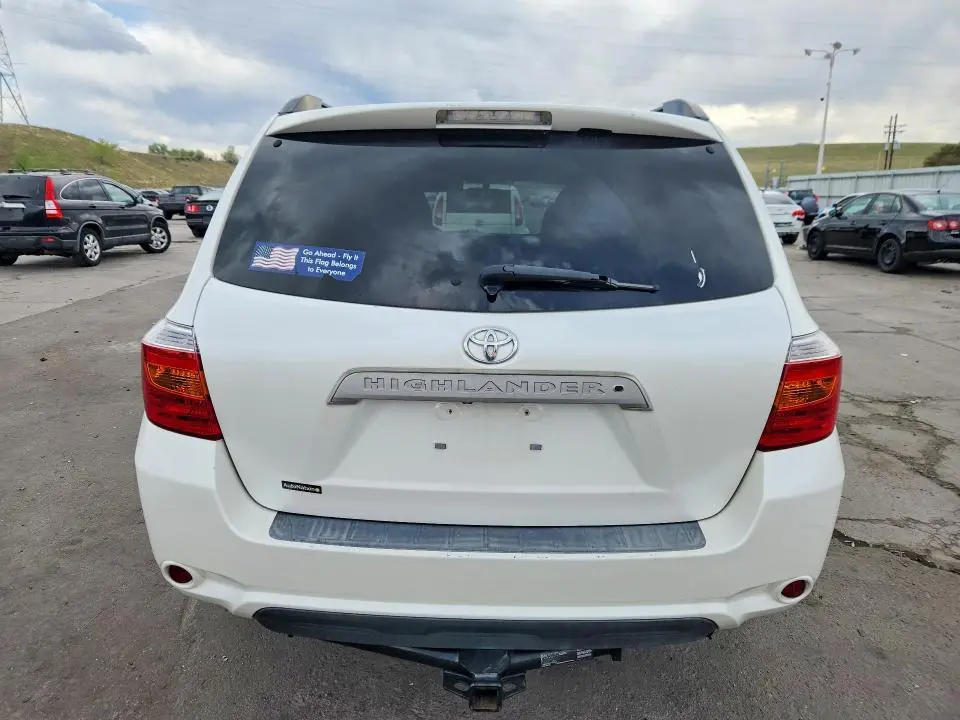2010 TOYOTA HIGHLANDER SE  