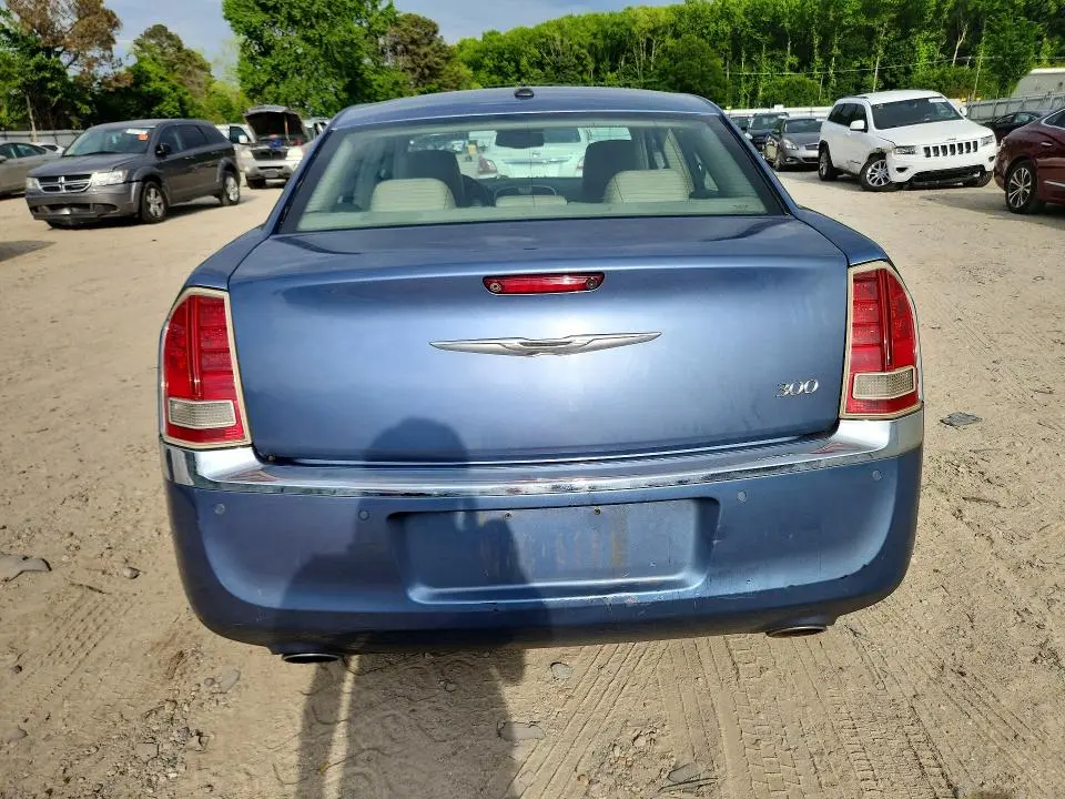 2011 CHRYSLER 300 LIMITED  