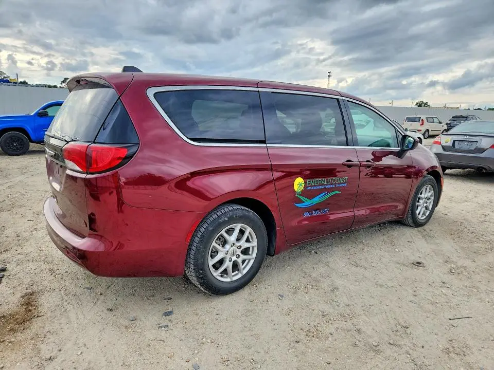 2022 CHRYSLER VOYAGER LX  
