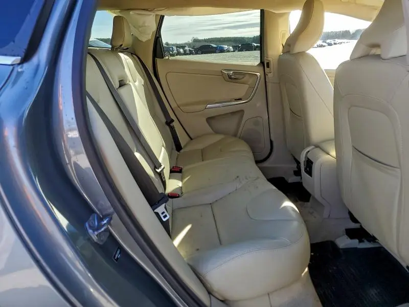 2016 VOLVO XC60 T5 PREMIER  