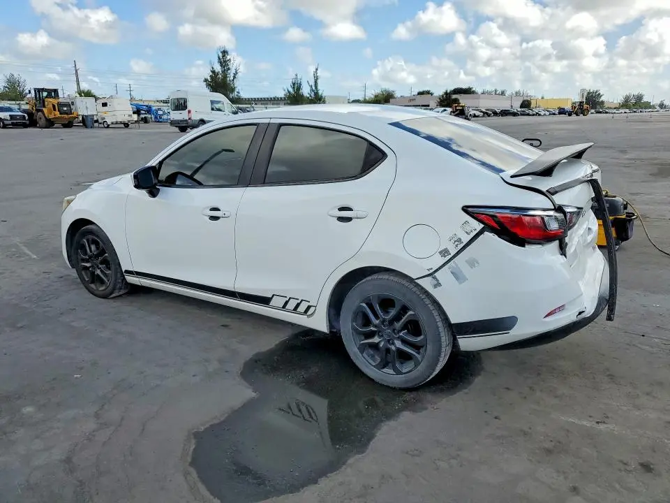 2018 TOYOTA YARIS IA BASE  
