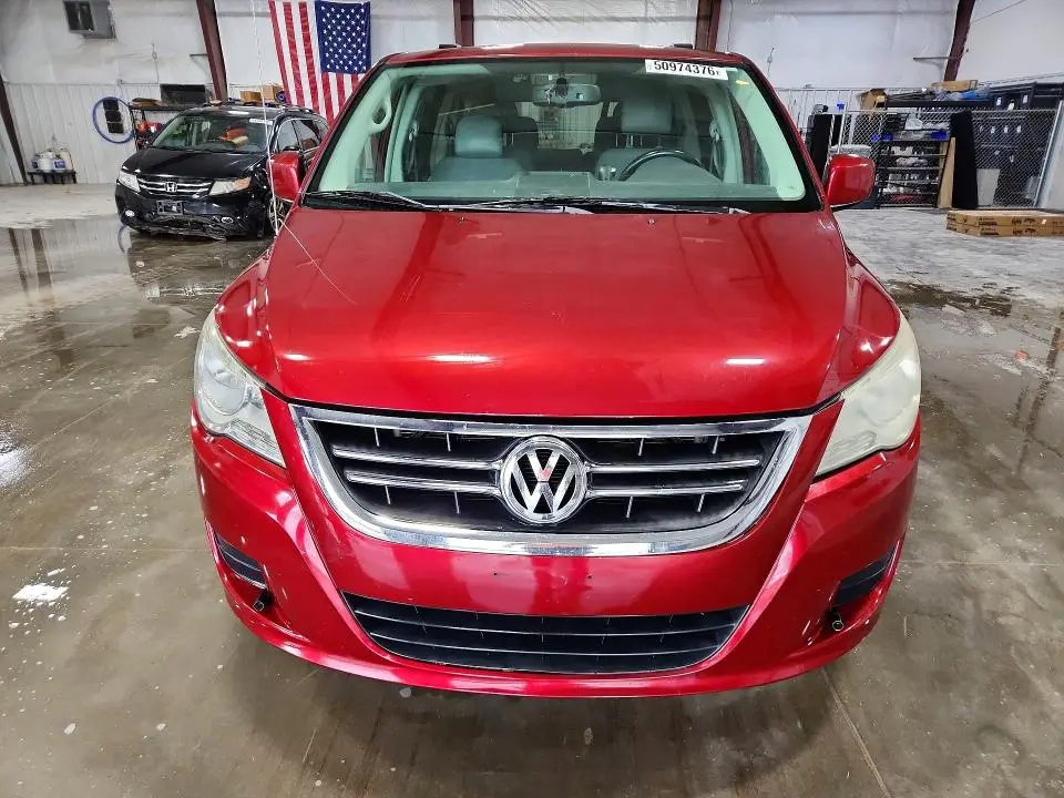 2011 VOLKSWAGEN ROUTAN SEL  