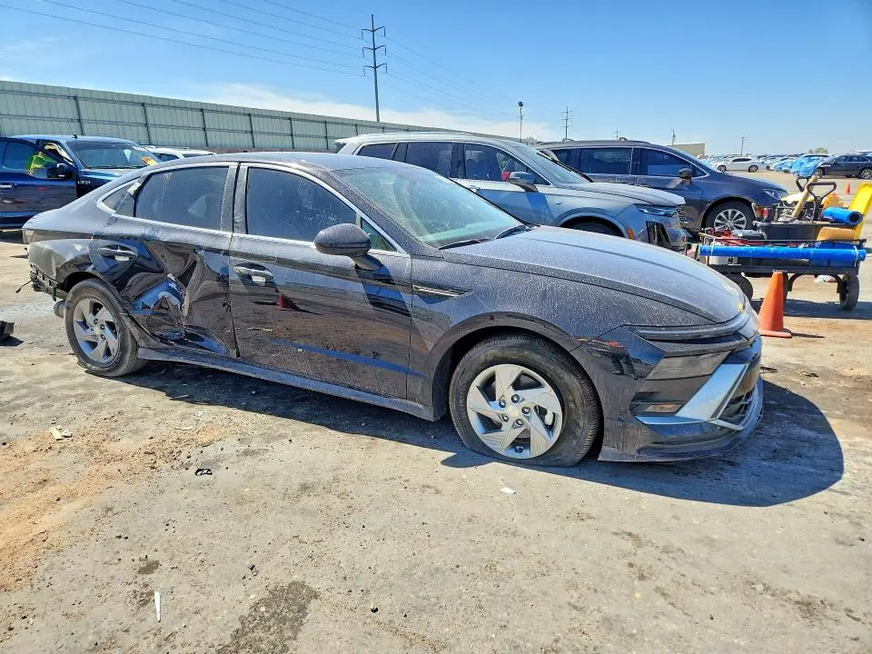 2025 HYUNDAI SONATA SE  