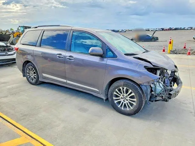 2019 TOYOTA SIENNA XLE 8-PASSENGER  