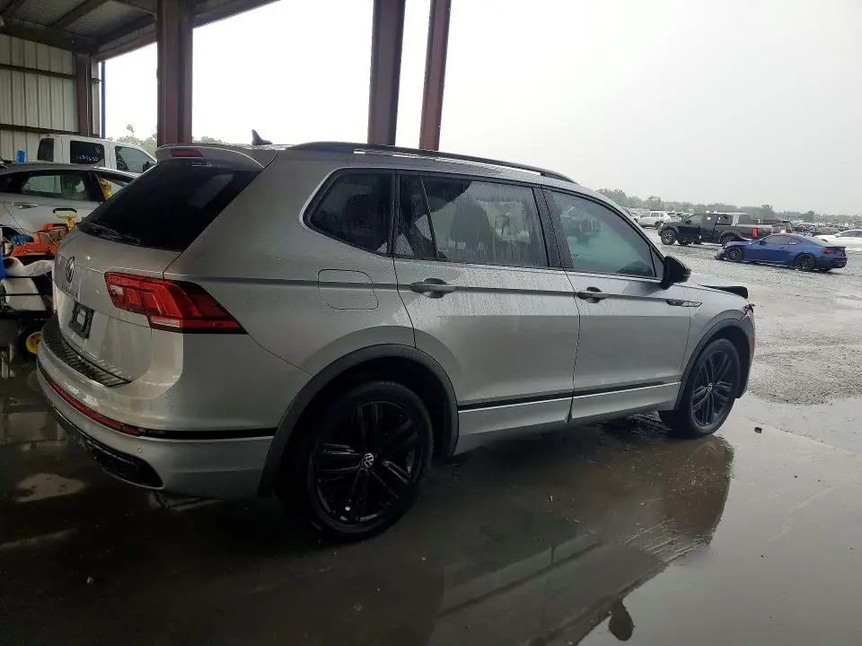 2022 VOLKSWAGEN TIGUAN SE R-LINE BLACK  