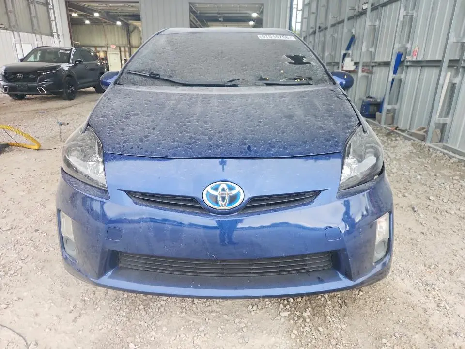2010 TOYOTA PRIUS III  