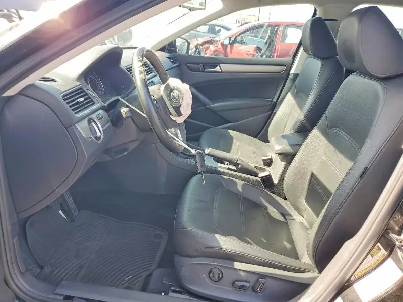 2014 VOLKSWAGEN PASSAT SE  