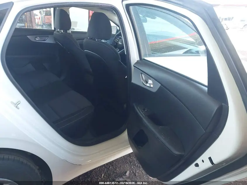 2023 KIA FORTE LX