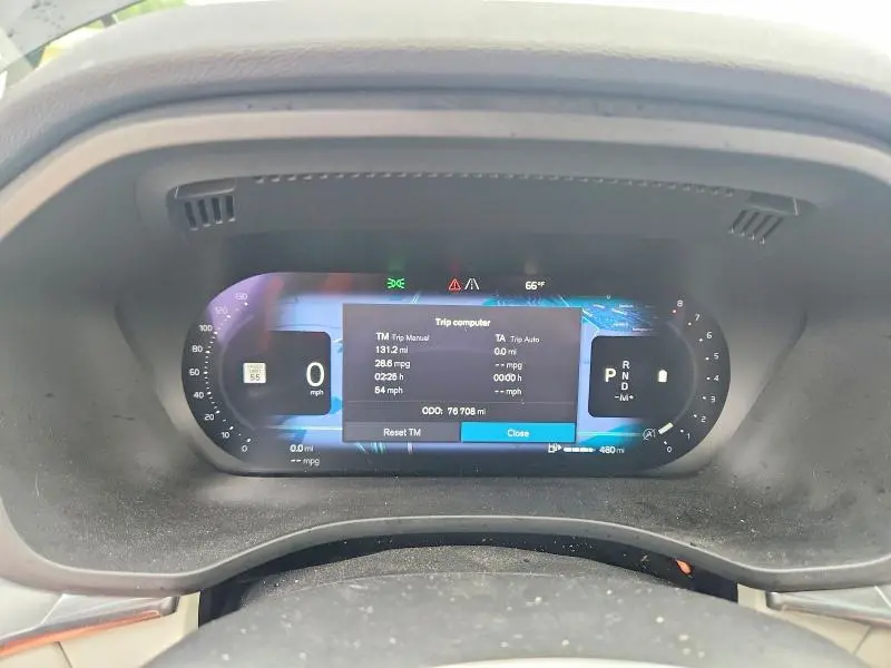 2022 VOLVO XC60 B5 MOMENTUM  
