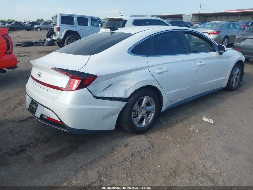 2022 HYUNDAI SONATA SE
